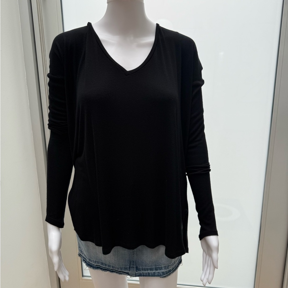 Plant Blue LA Los Angeles Black V-Neck Long Sleeve oversized Women's Top - XS